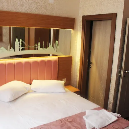 Megaron Hotel 3*