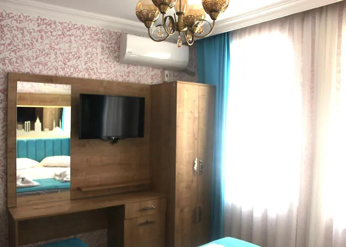 Megaron 3*